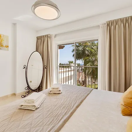 Senorio De Sea View Penthouse Apartment Marbella
